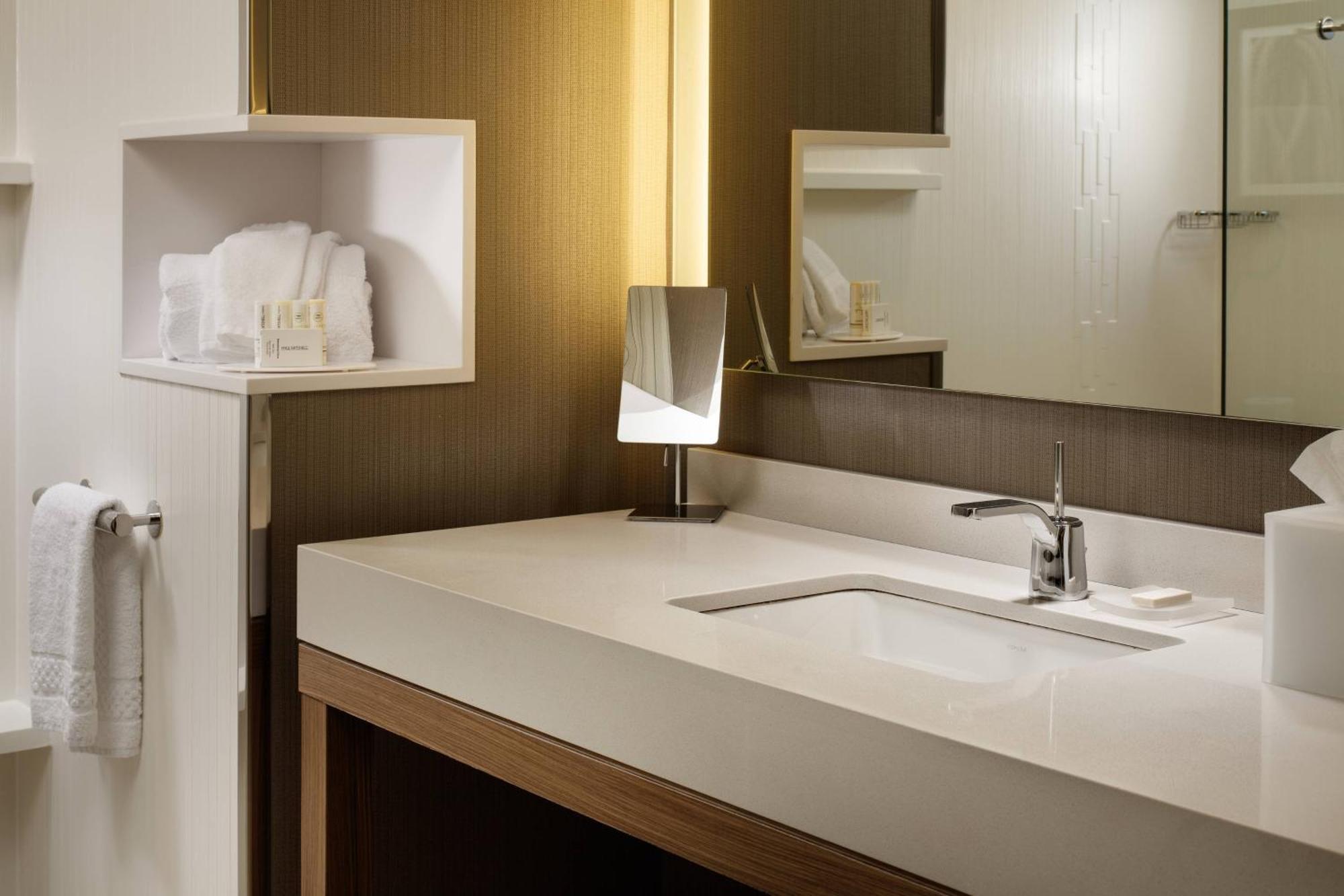 Courtyard By Marriott Erie Bayfront Hotel Kültér fotó